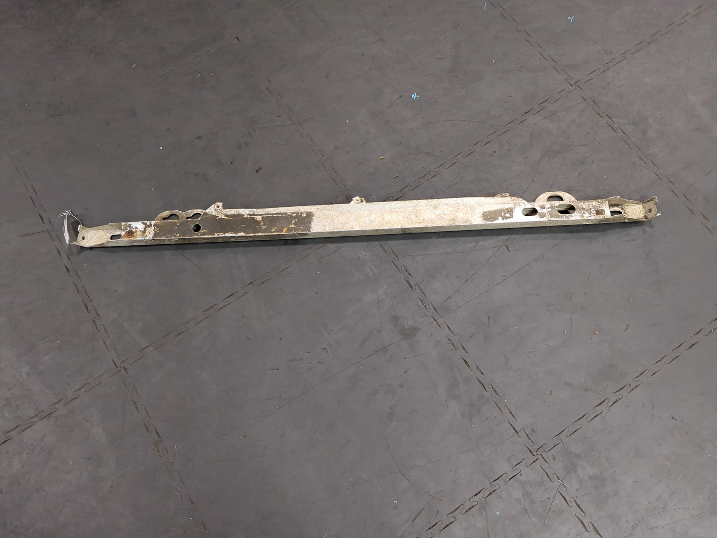 Балка подрадиаторная