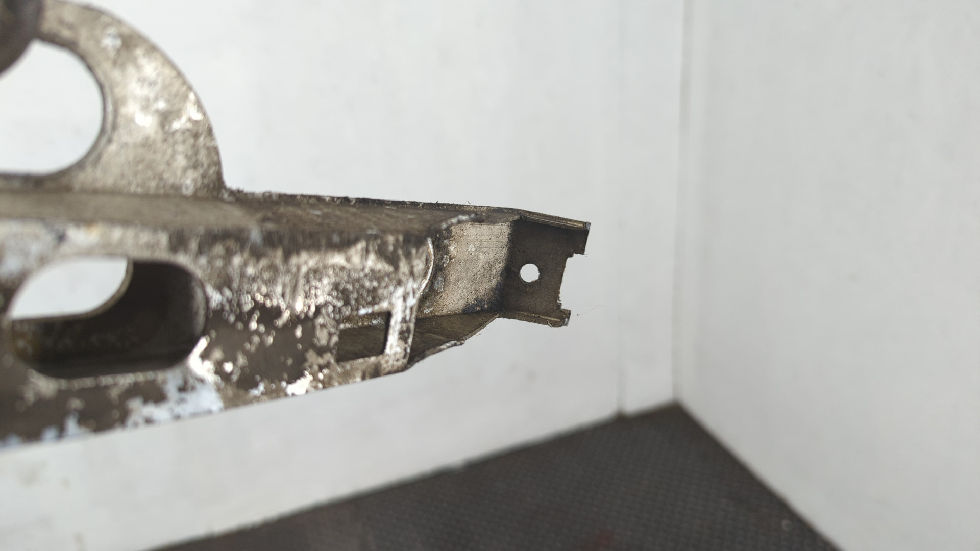 Балка подрадиаторная