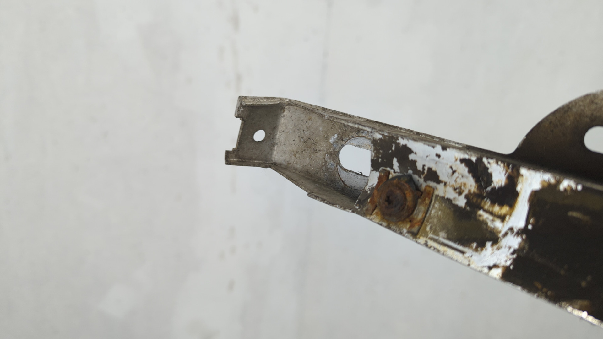 Балка подрадиаторная