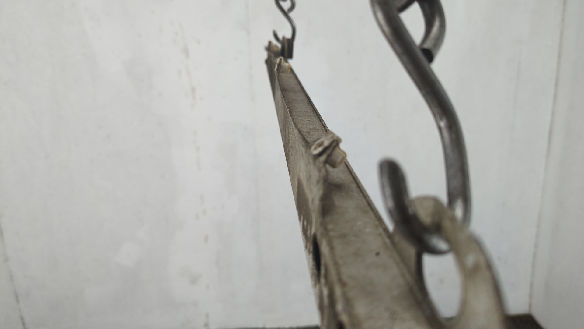 Балка подрадиаторная