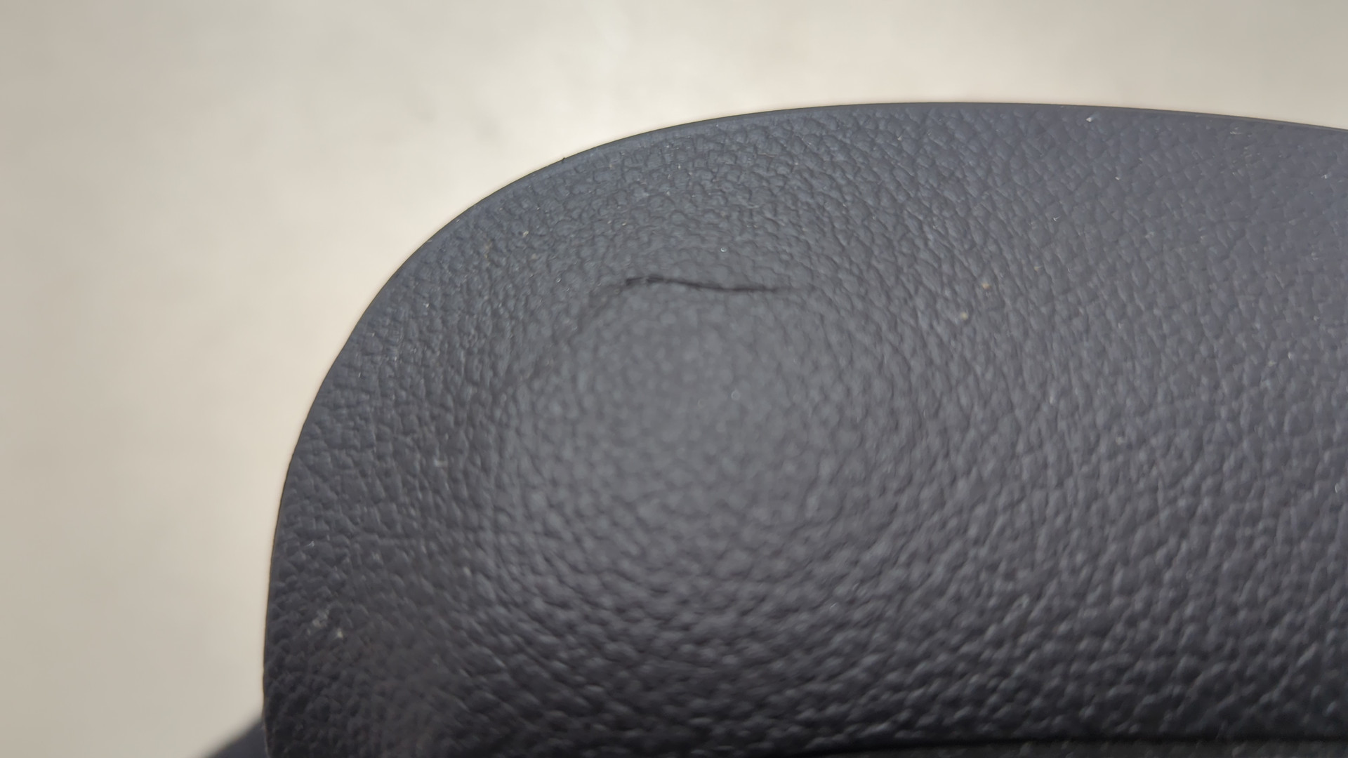 Подушка безопасности в рулевое колесо