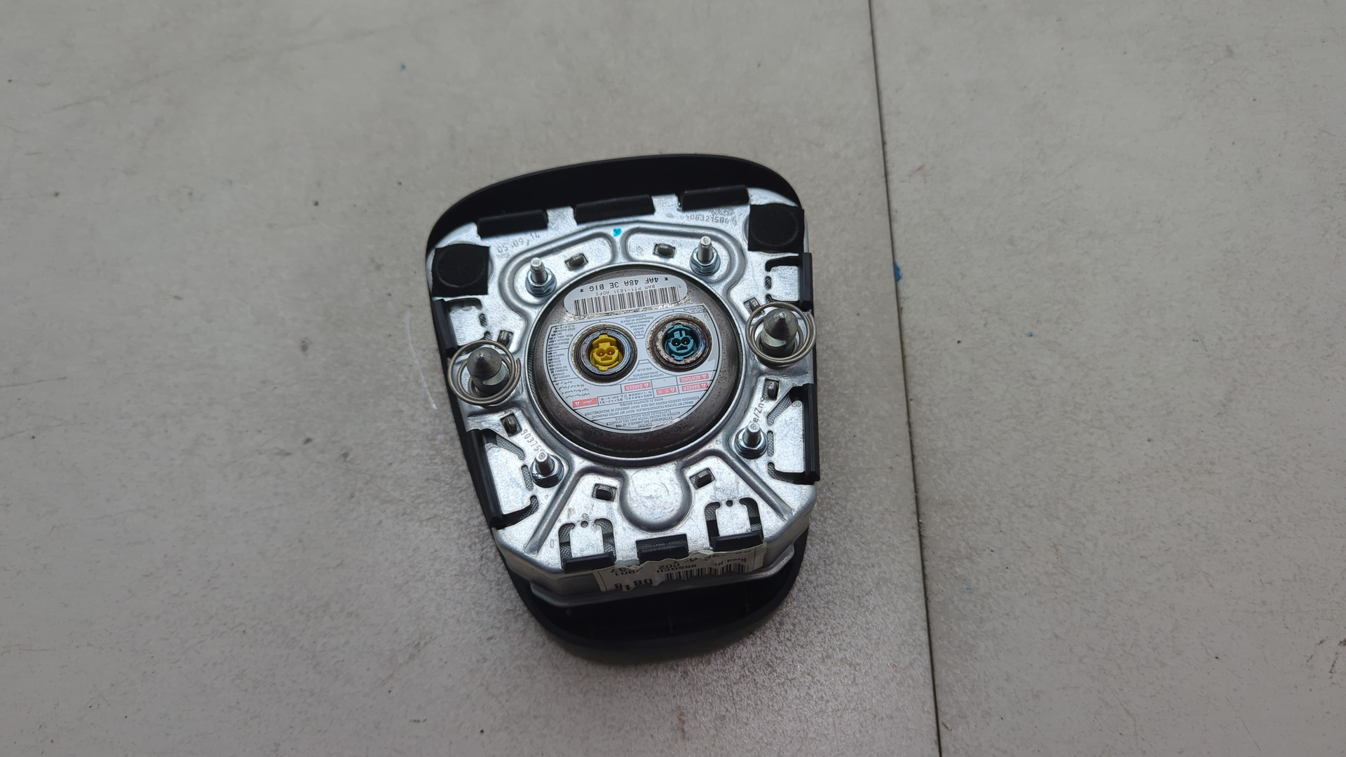 Подушка безопасности в рулевое колесо