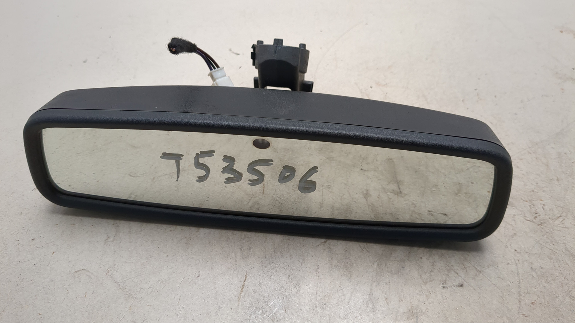 Зеркало заднего вида
