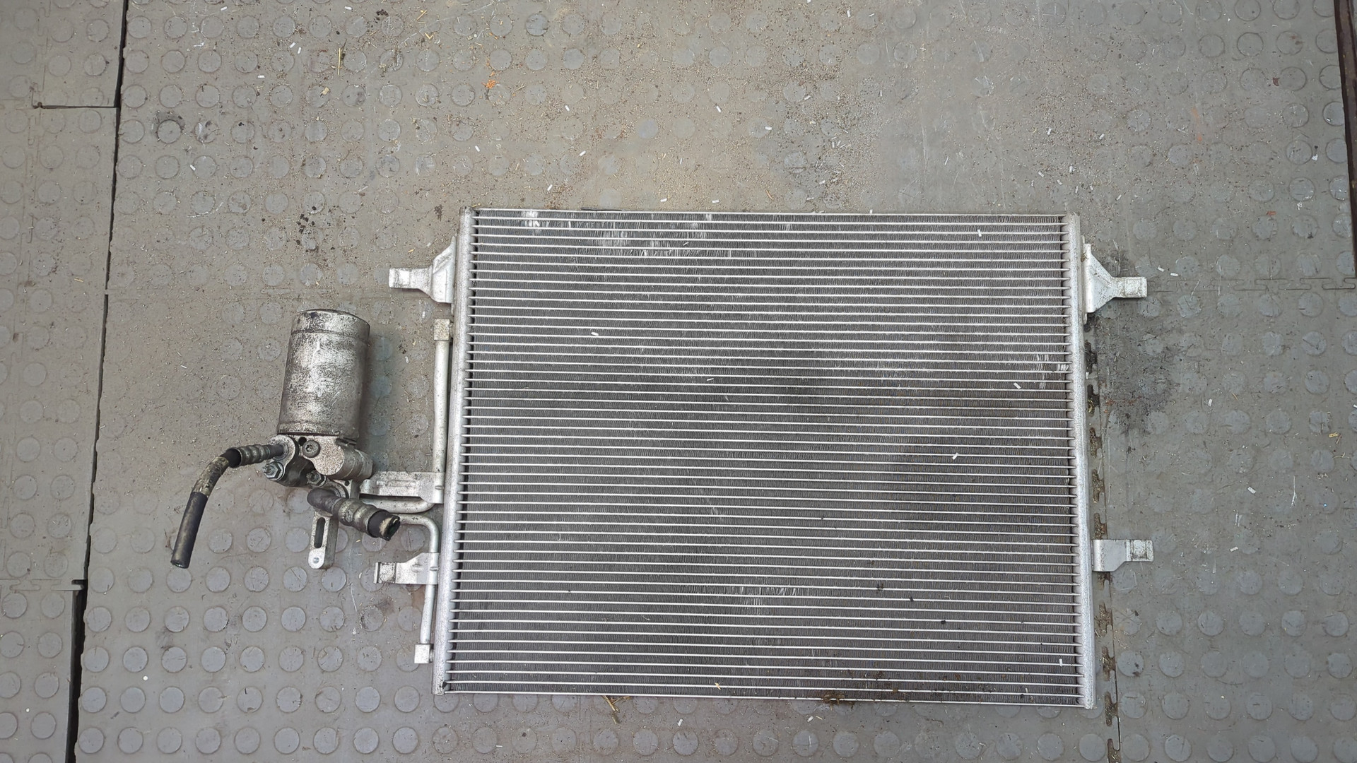 Радиатор кондиционера / конденсер