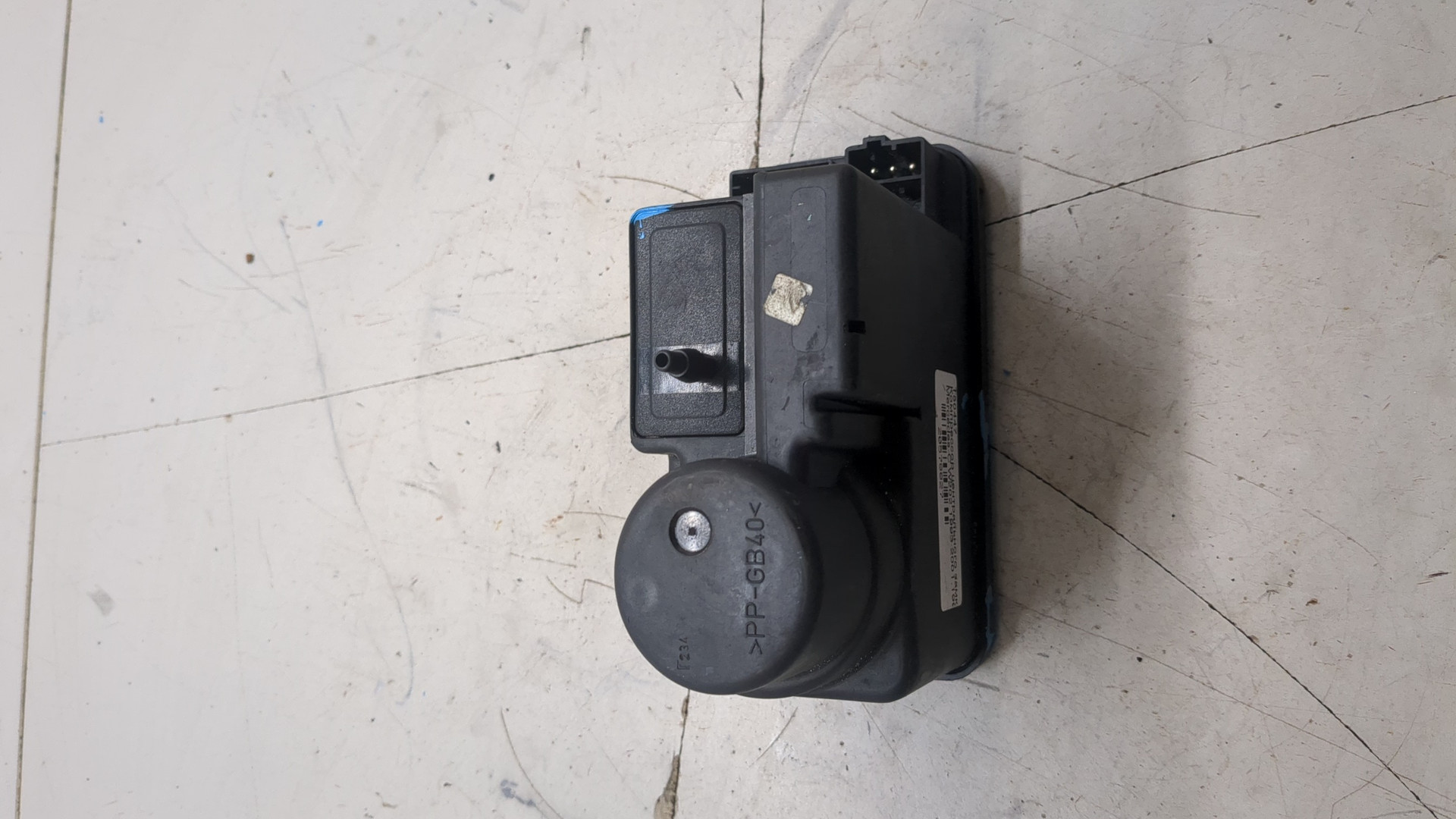 Вакуумное устройство системы центрального замка