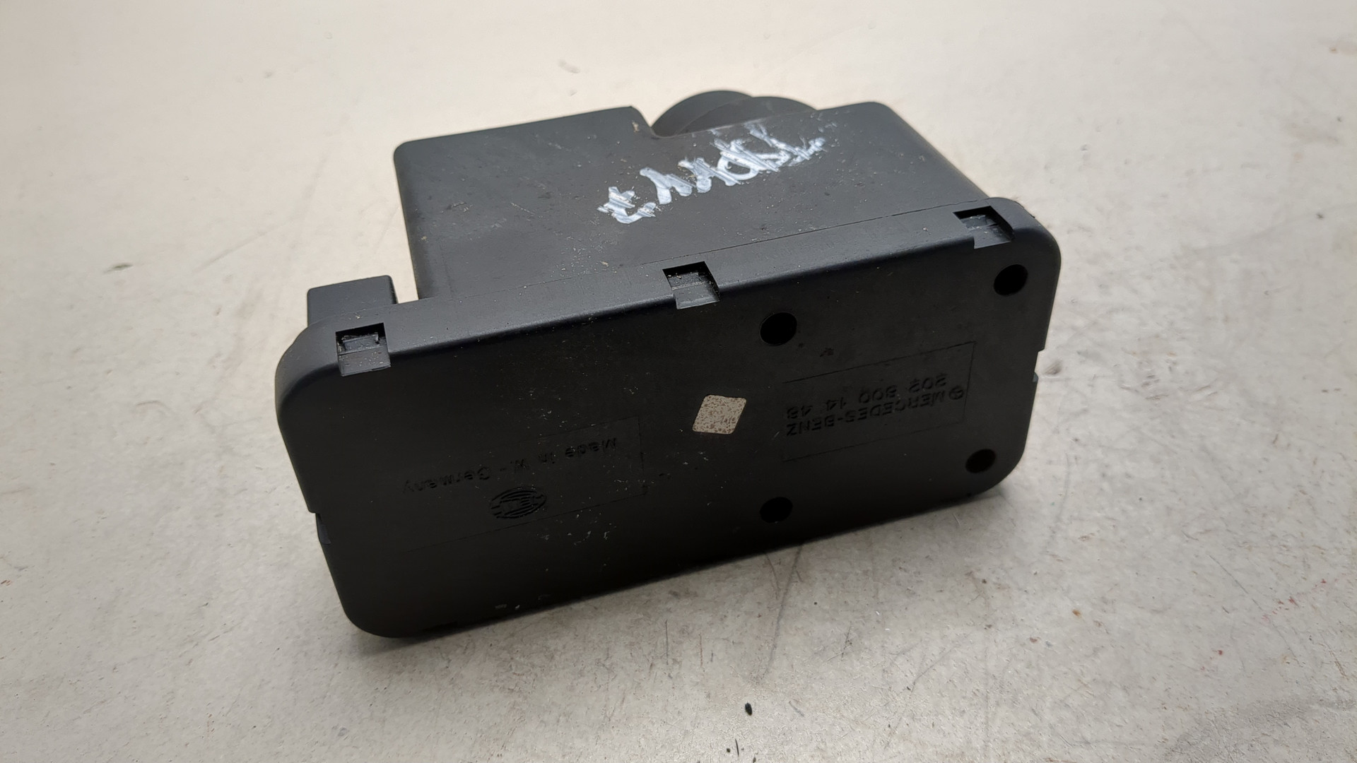 Вакуумное устройство системы центрального замка