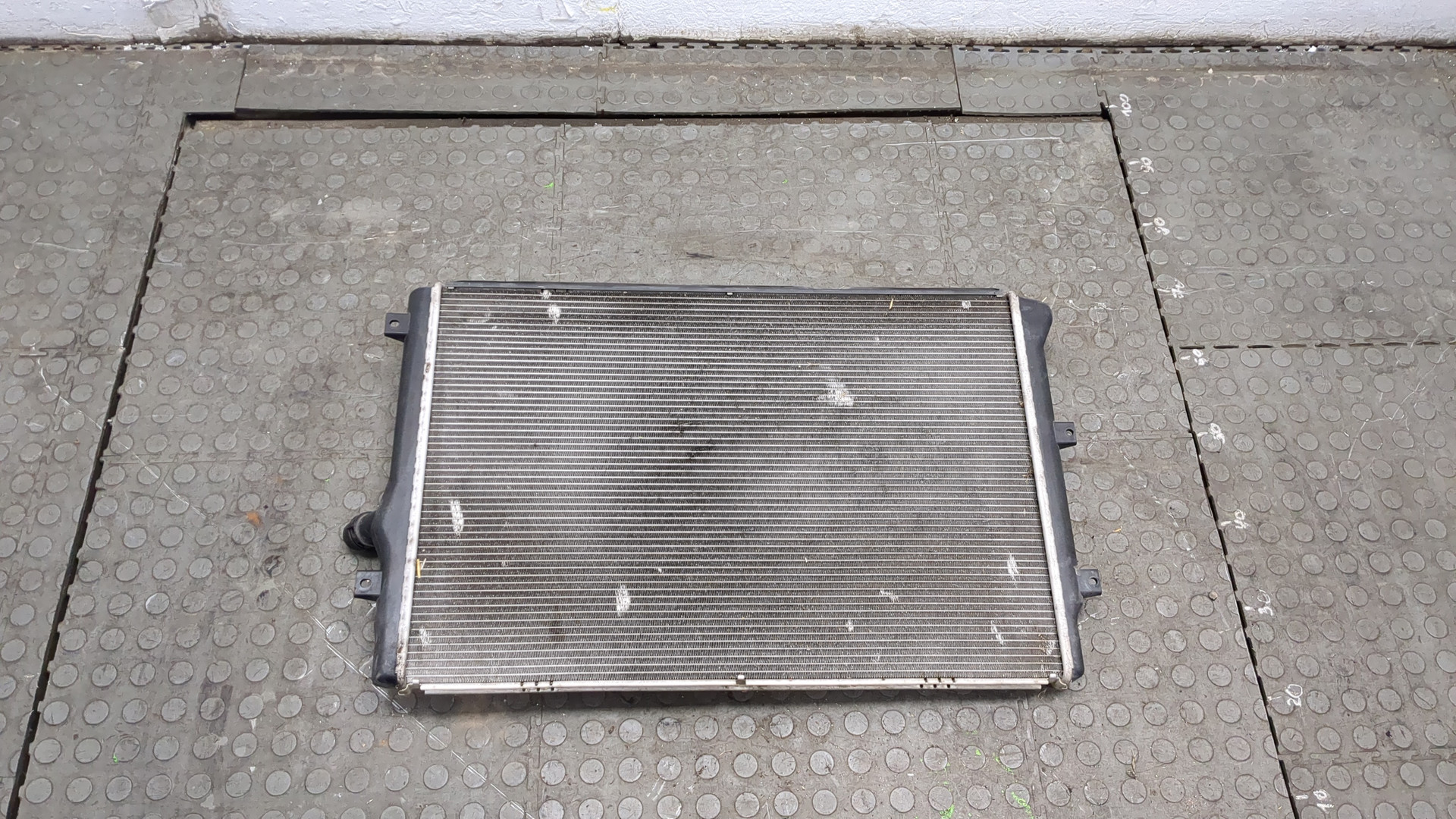 Радиатор охлаждения двигателя основной