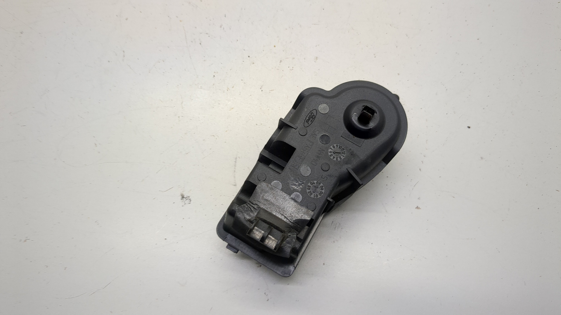 Ручка двери передней внутренняя левая