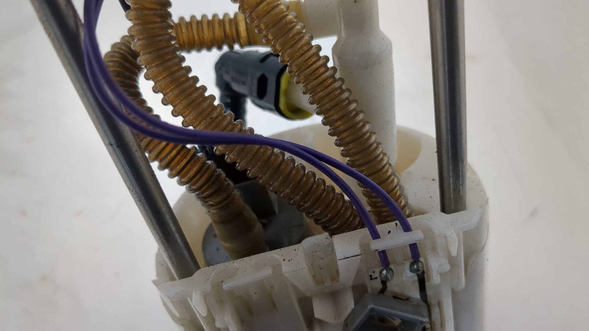 Насос топливный электрический