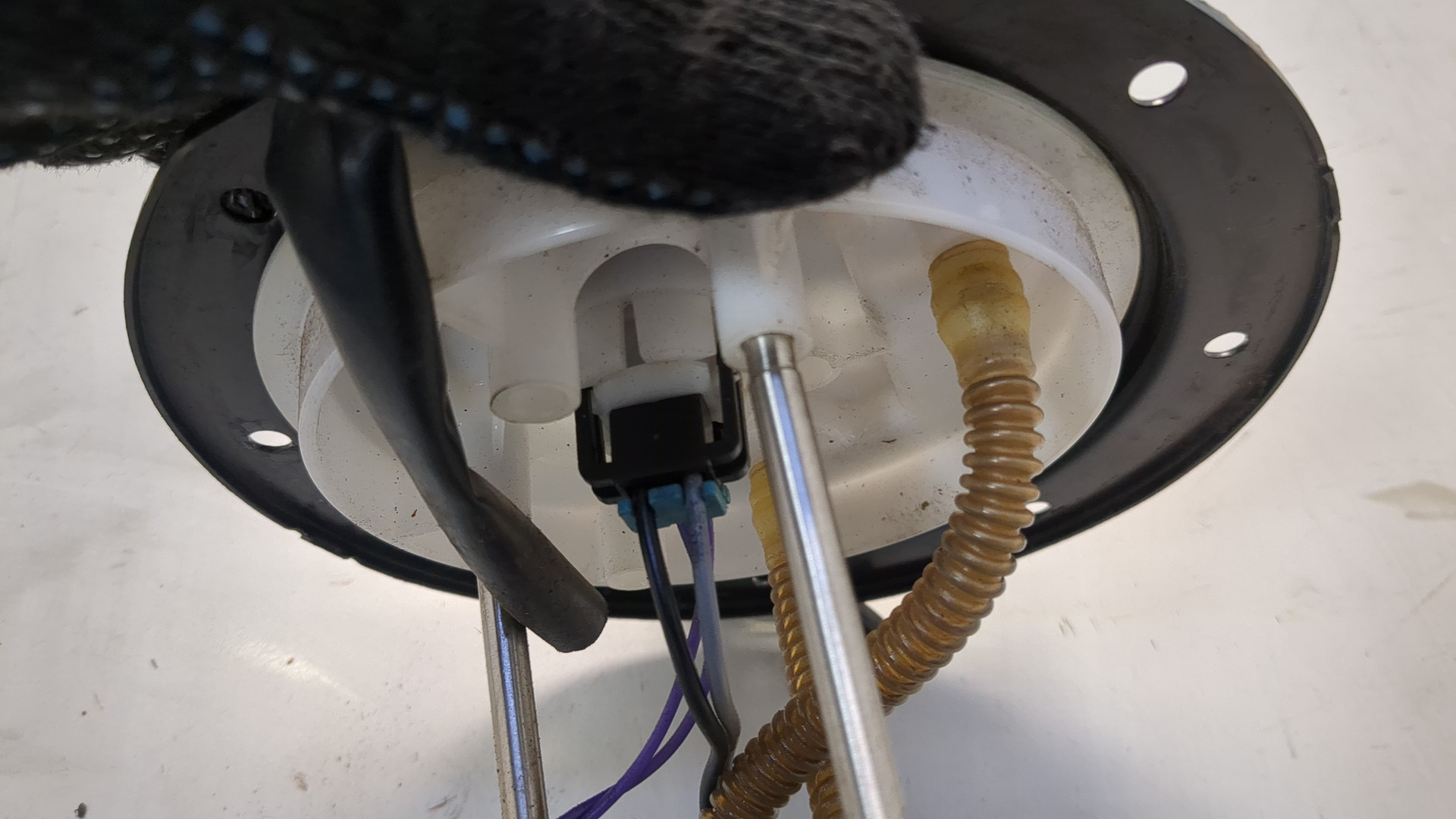 Насос топливный электрический