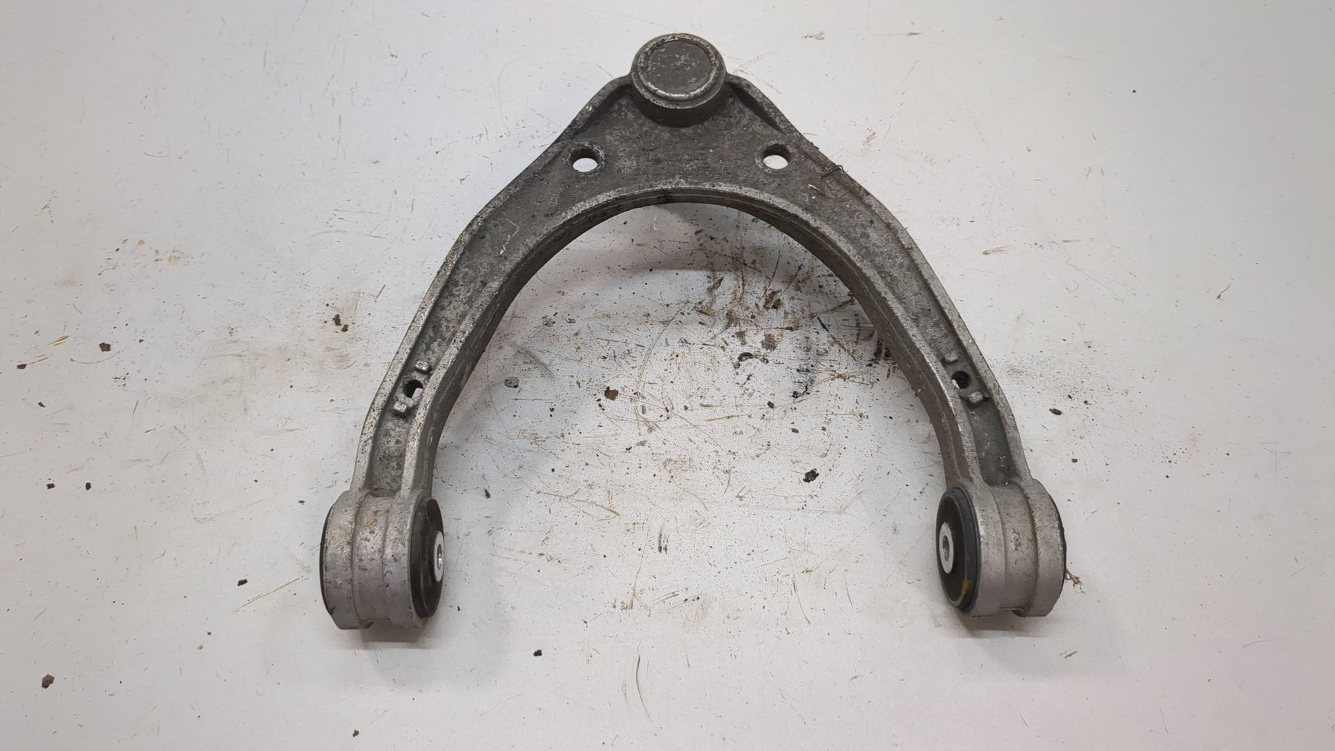 Рычаг передний