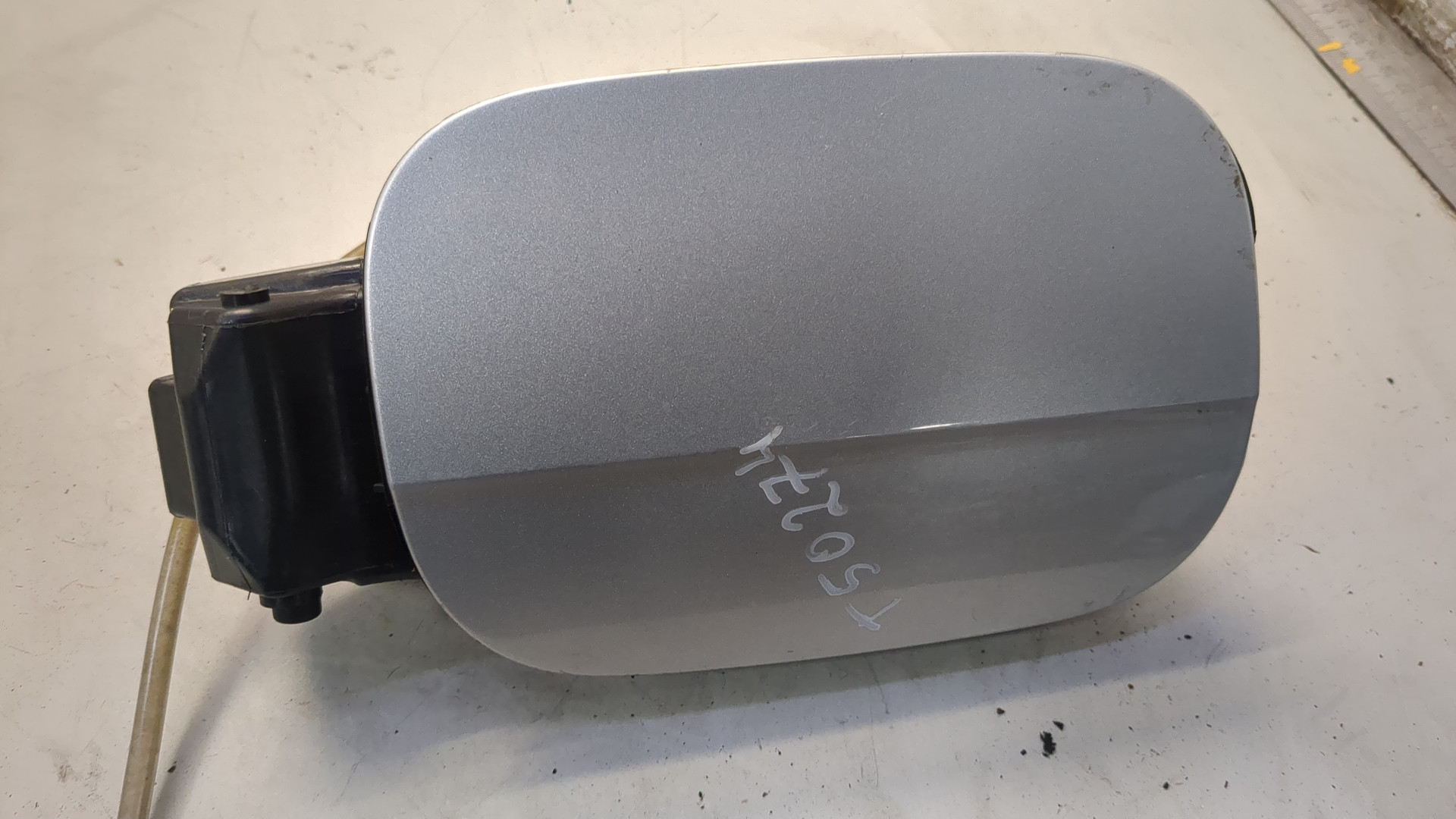 Лючок бензобака