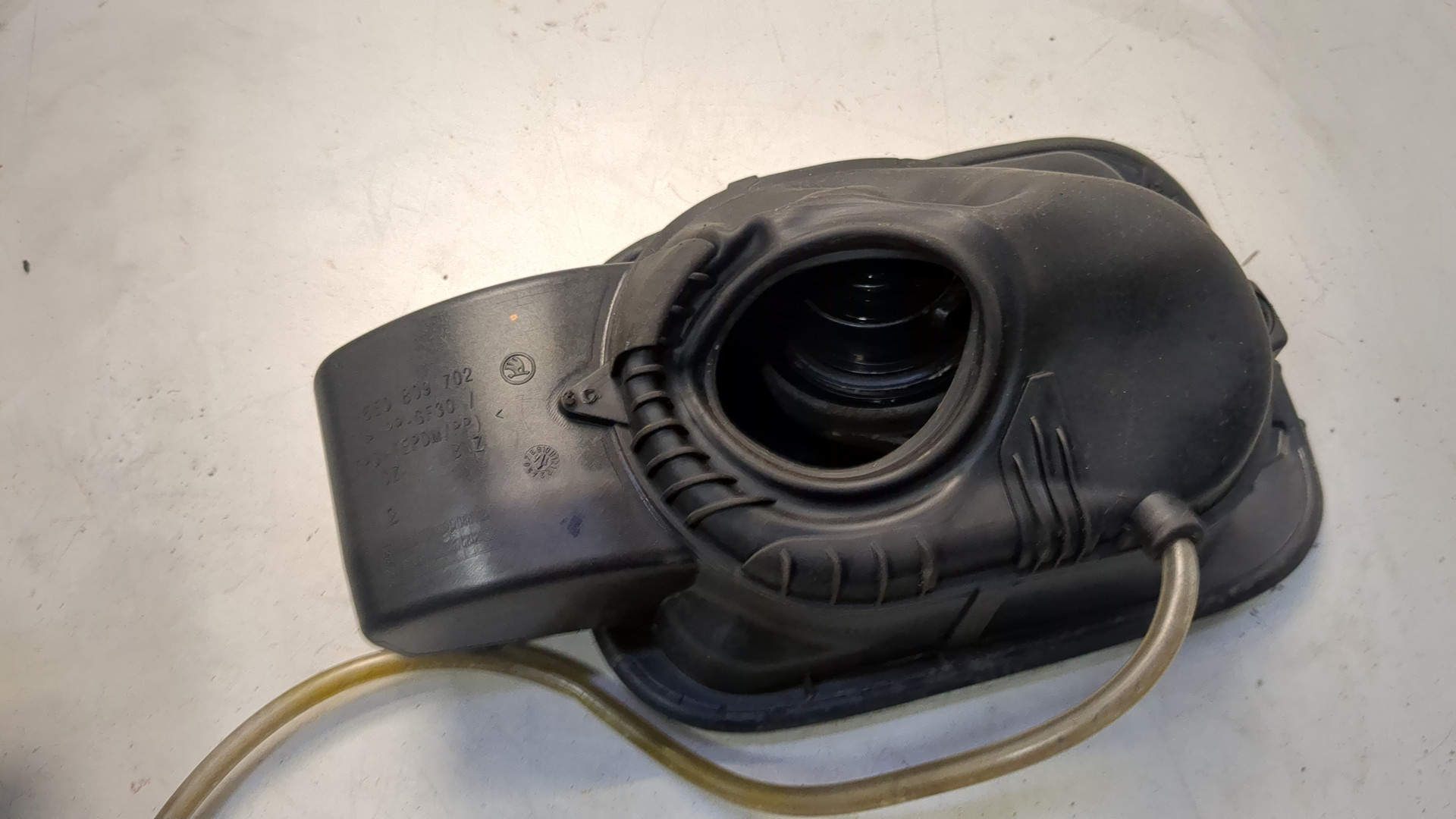 Лючок бензобака