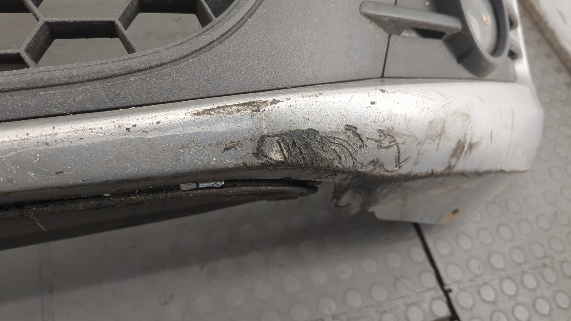 Бампер передний