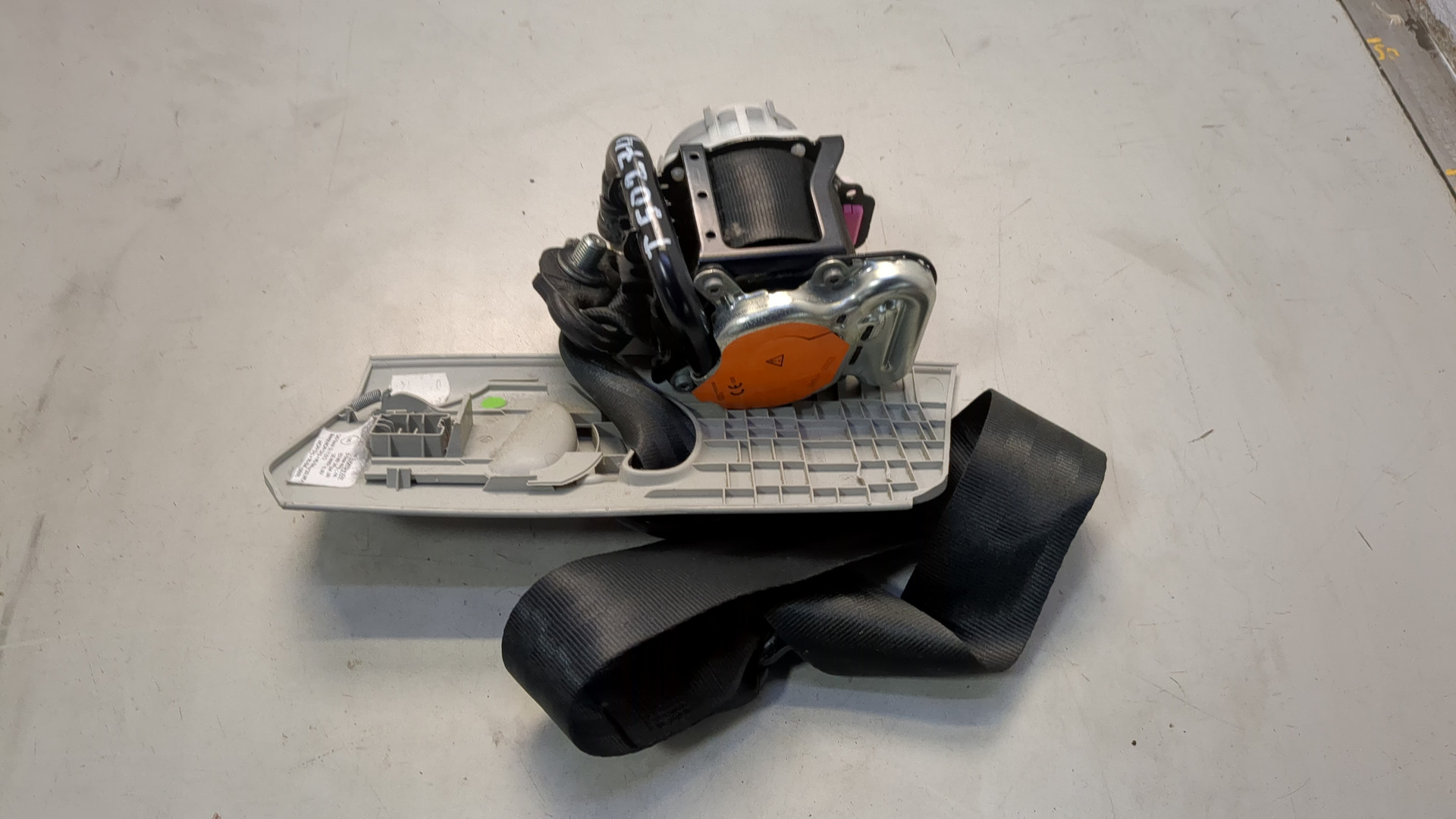 Ремень безопасности