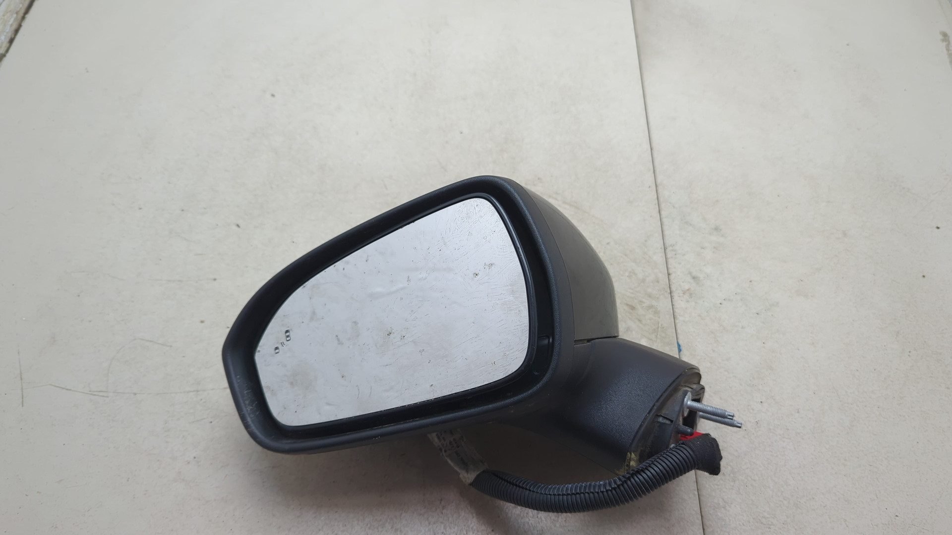 Зеркало левое электрическое