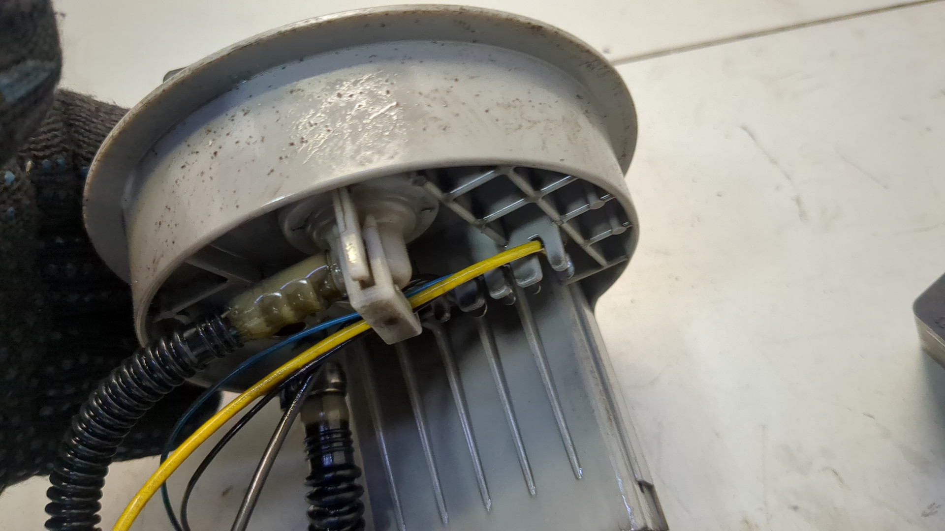 Насос топливный электрический