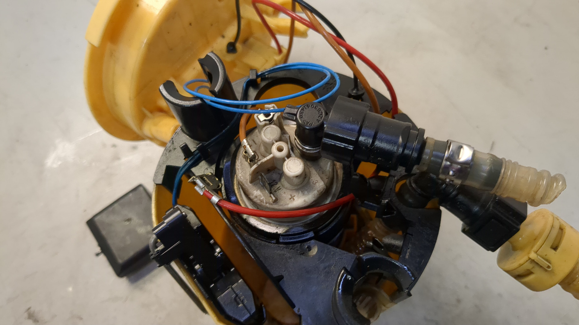 Насос топливный электрический