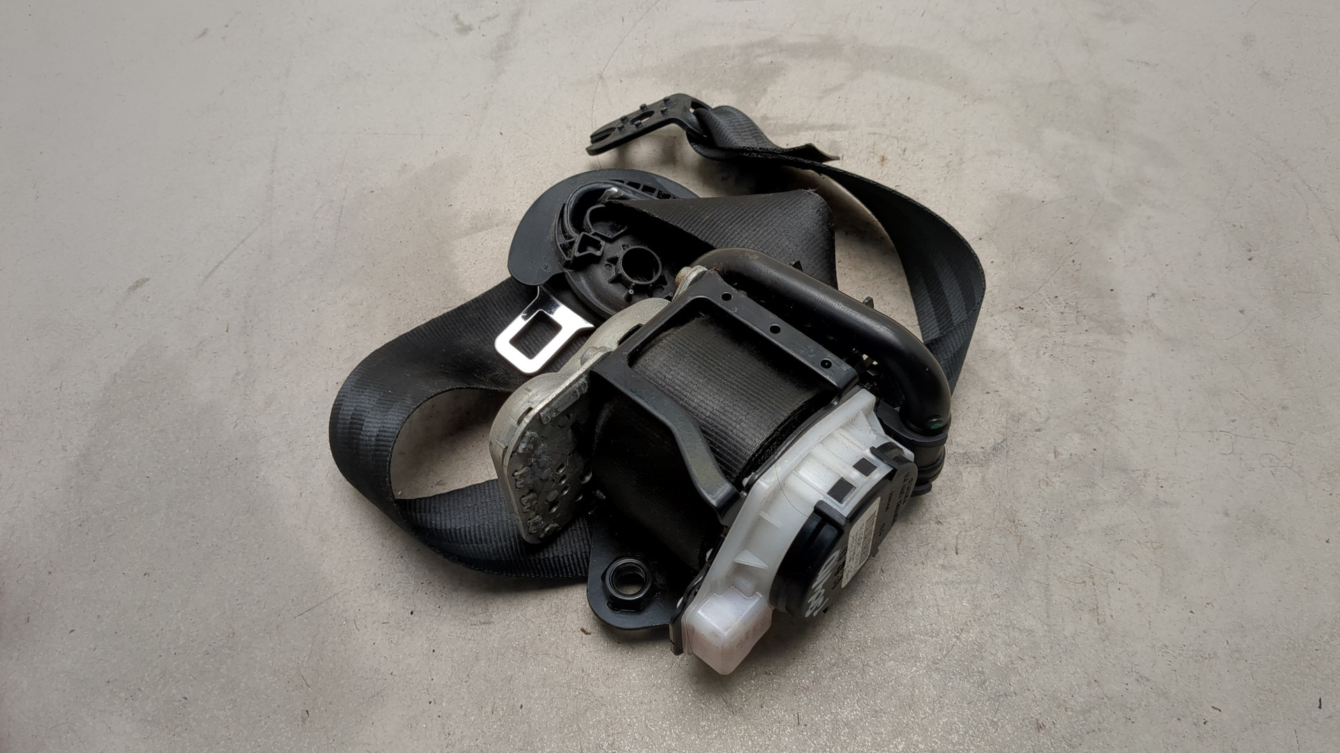 Ремень безопасности