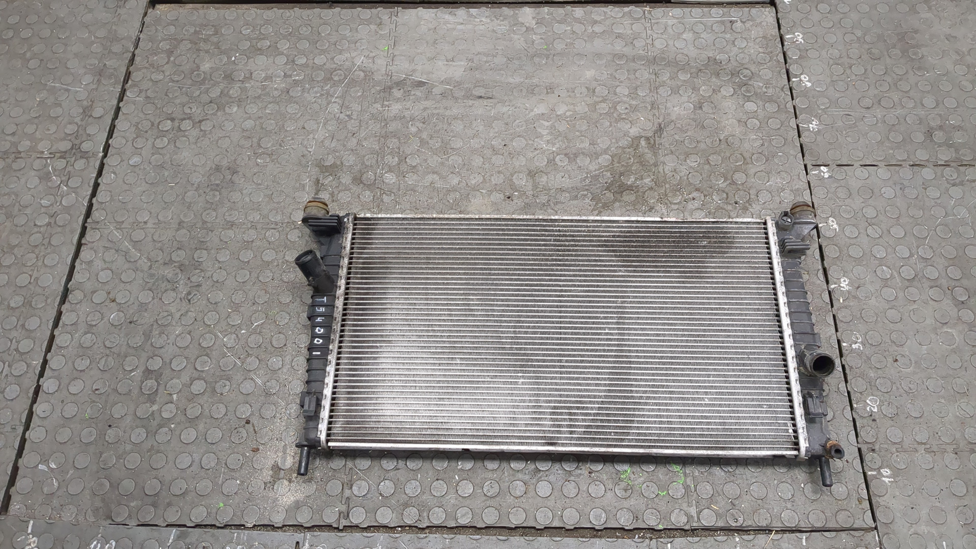 Радиатор охлаждения двигателя основной