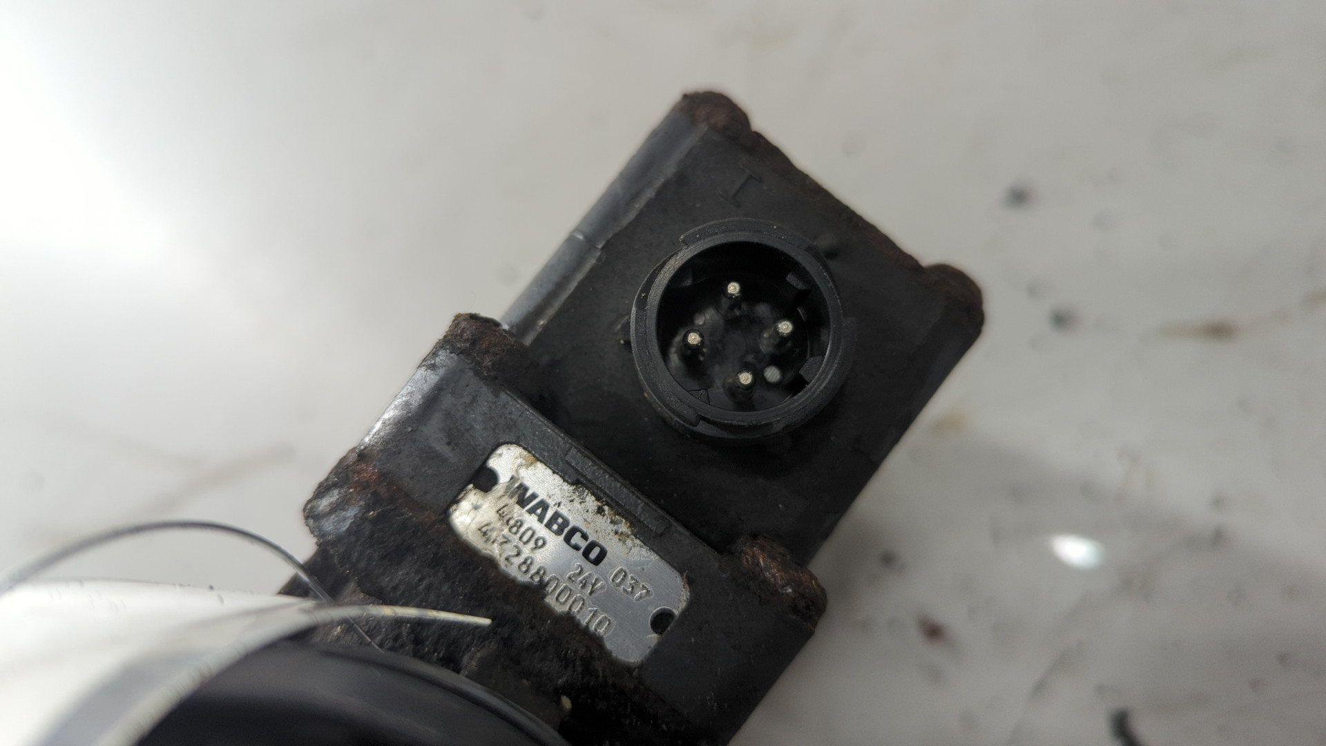 Кран уровня пола