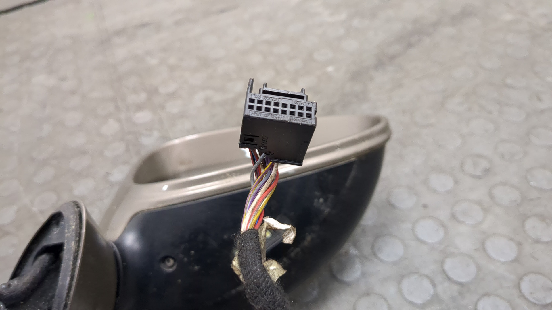 Зеркало правое электрическое