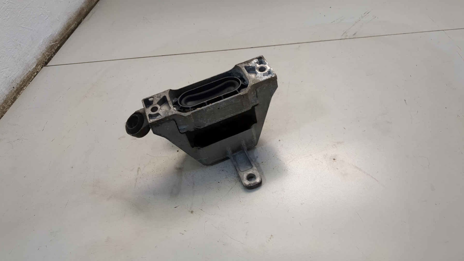 Опора двигателя