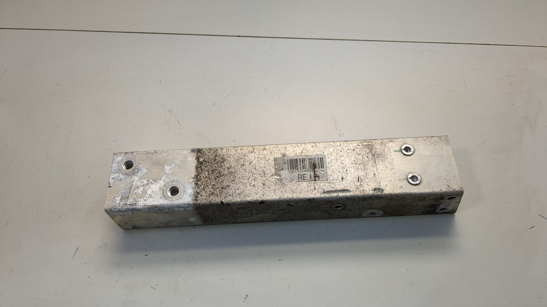 Кронштейн усилителя заднего бампера правый