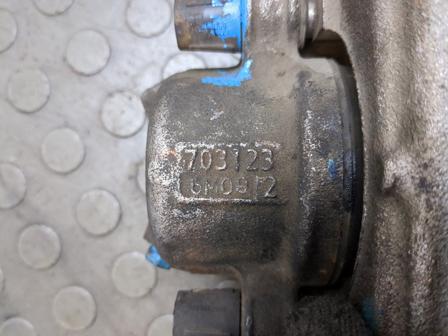 Суппорт передний правый