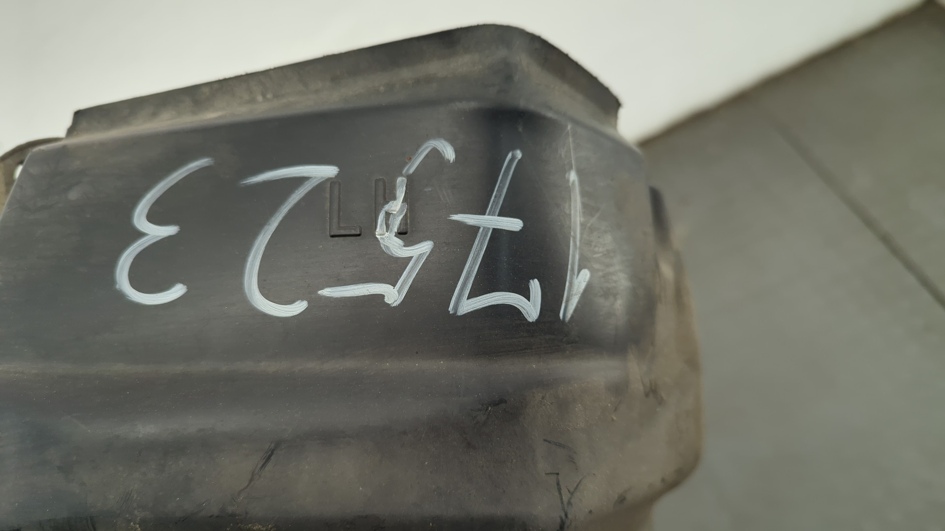 Локер передний левый