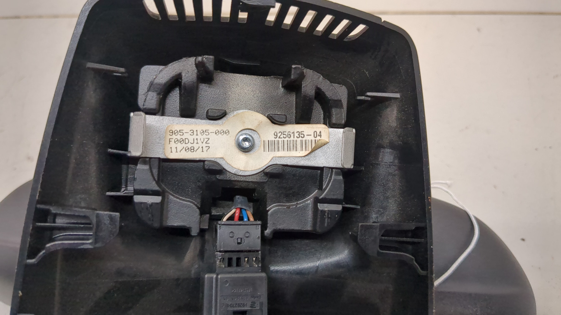 Зеркало заднего вида