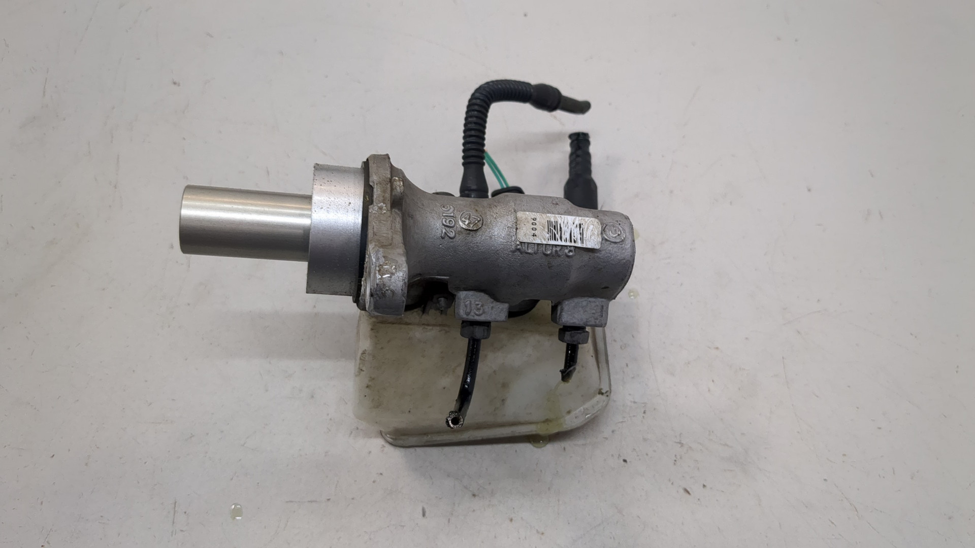 Цилиндр тормозной главный