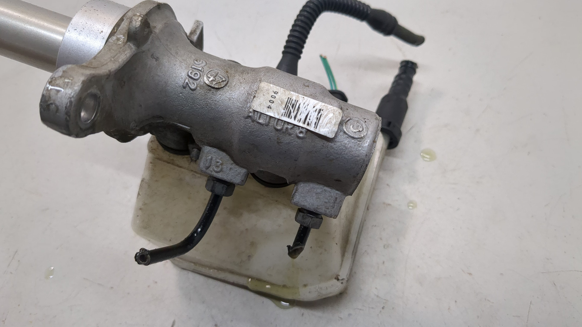 Цилиндр тормозной главный