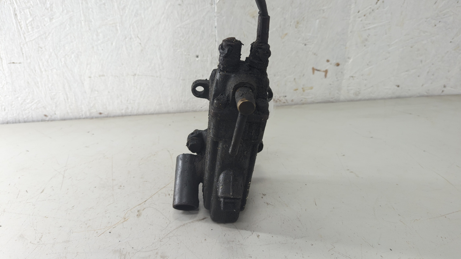 Насос подъема кабины