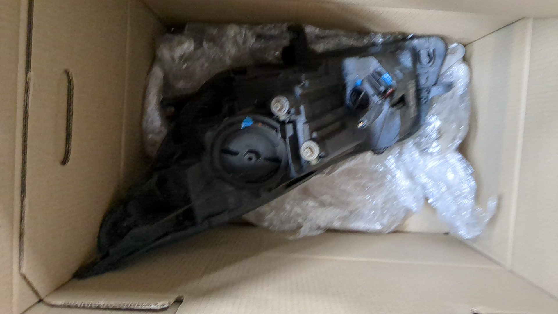 Фара правая