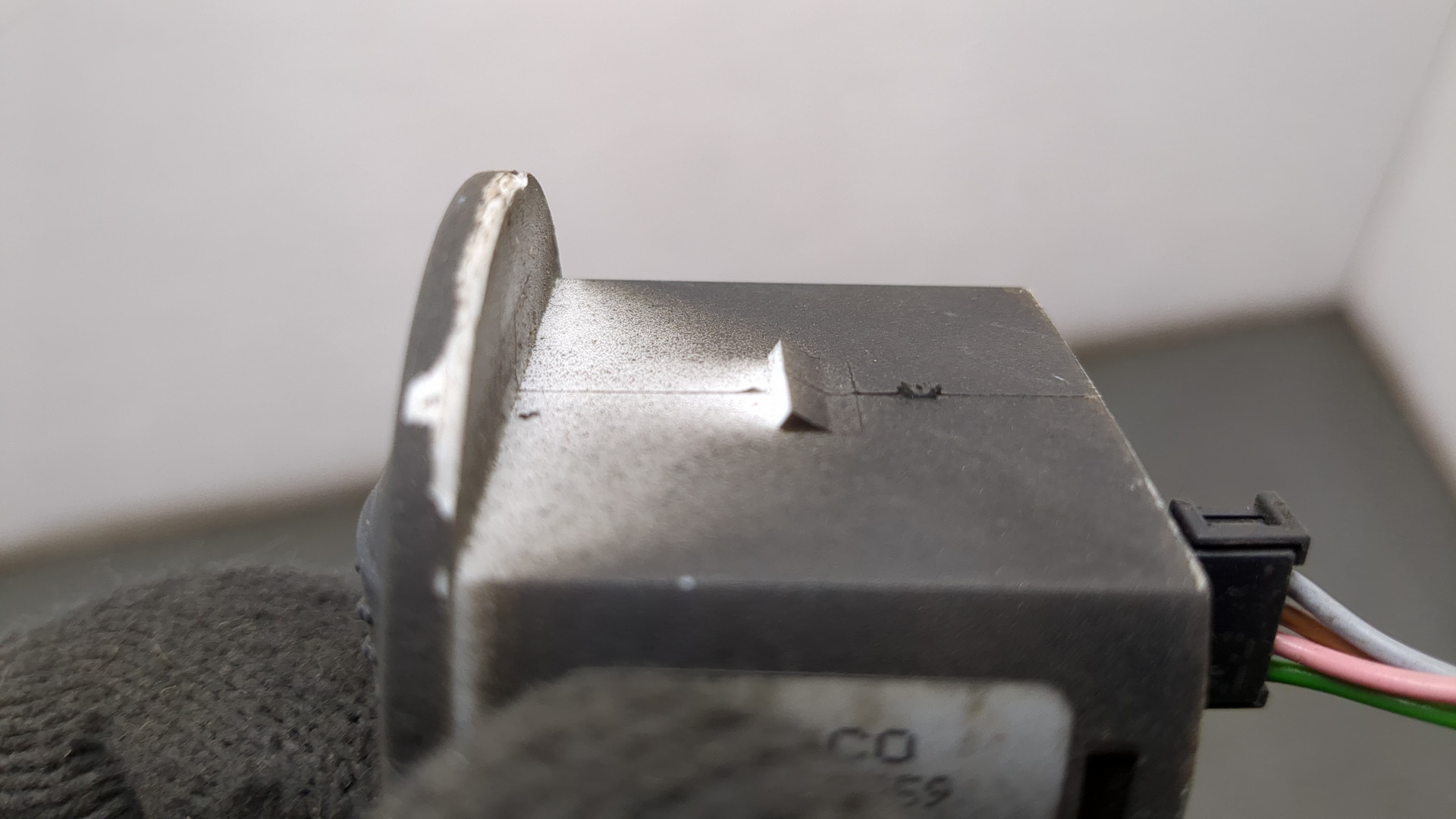 Кнопка корректора фар