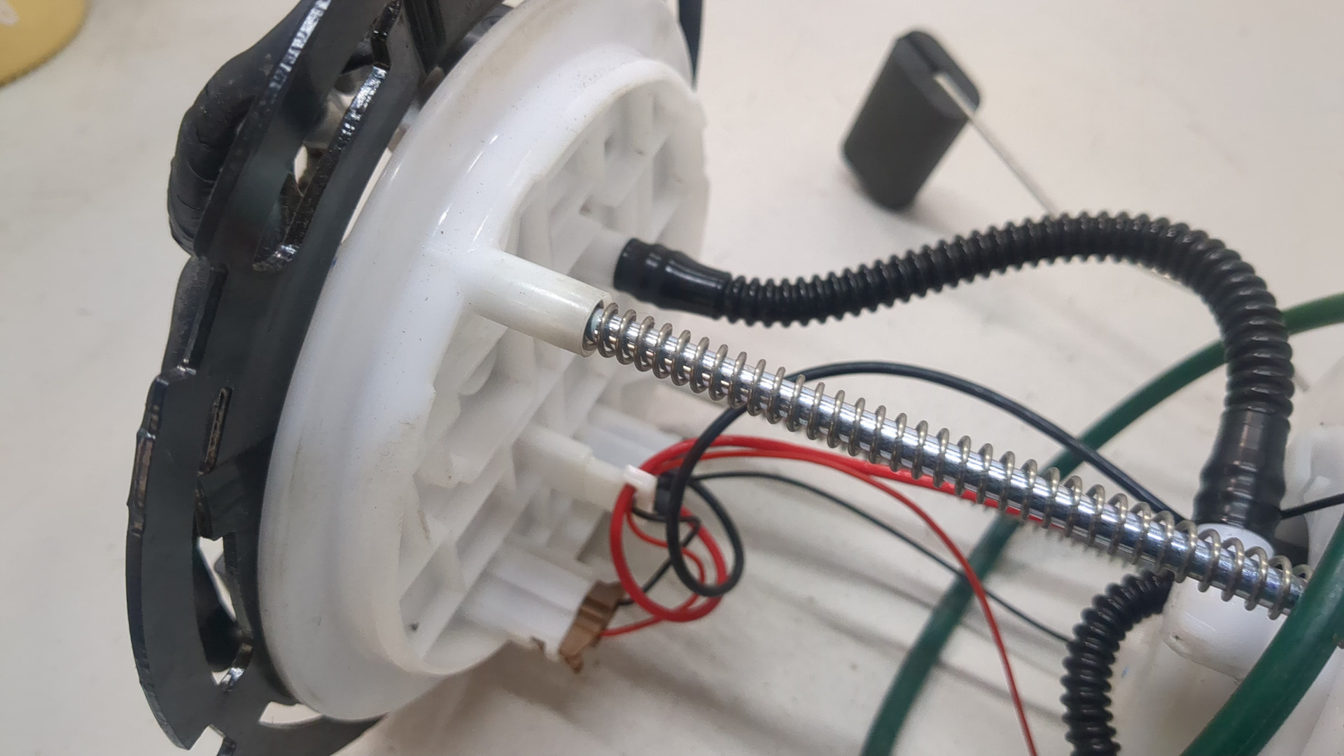 Насос топливный электрический