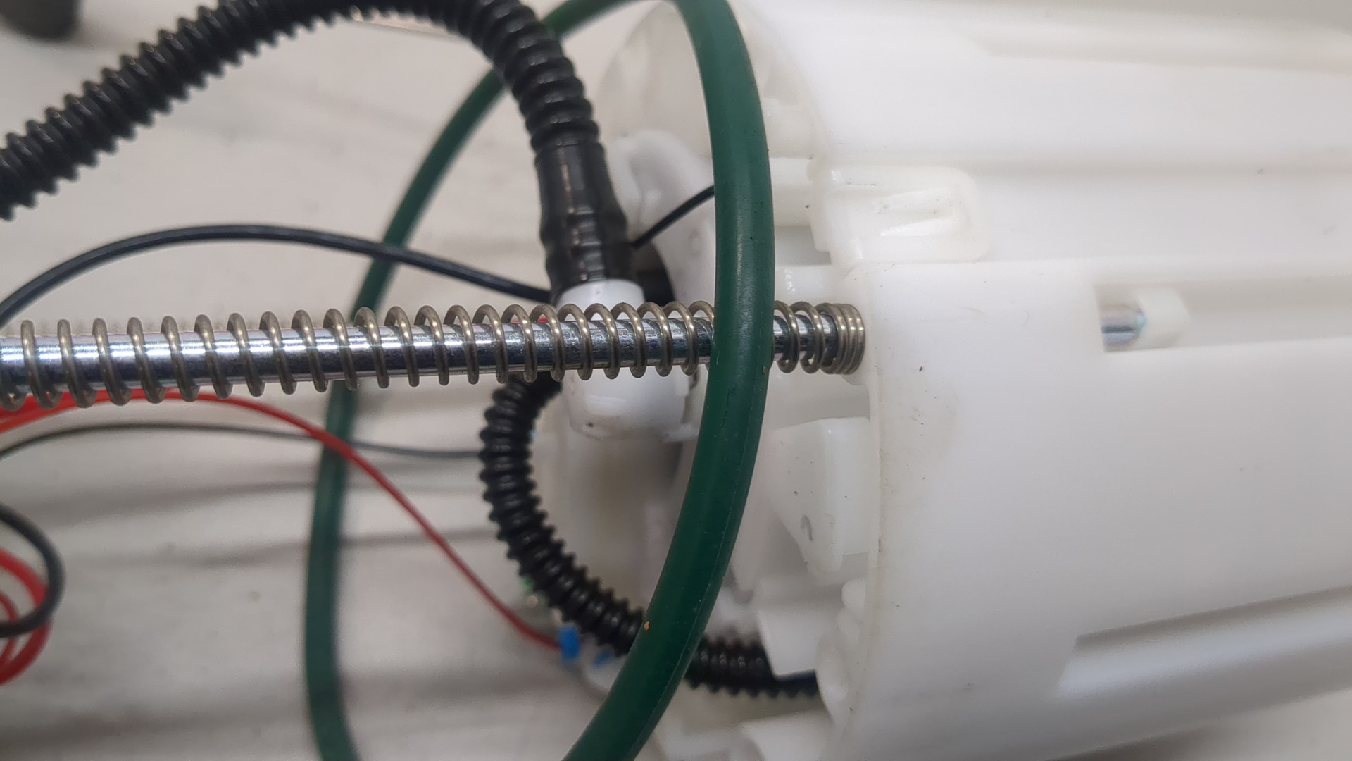 Насос топливный электрический