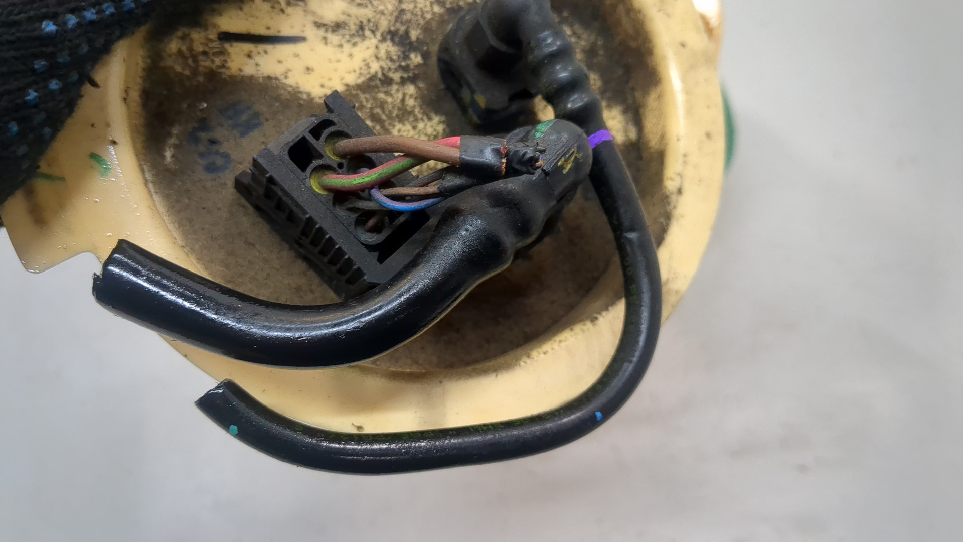 Насос топливный электрический