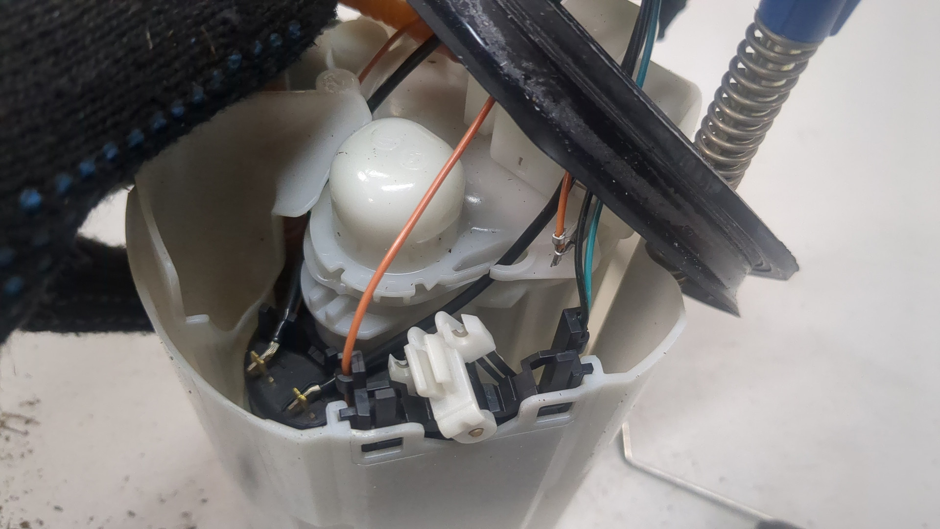 Насос топливный электрический