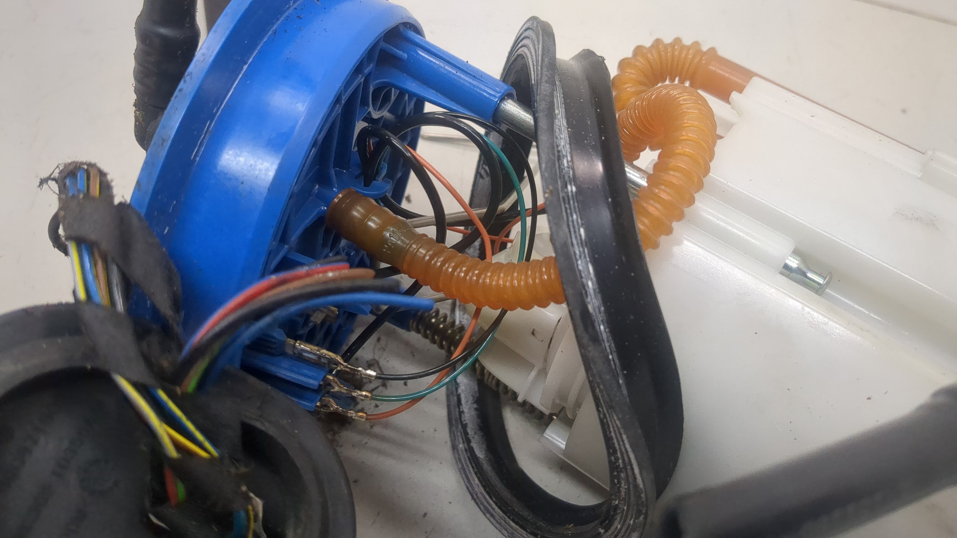 Насос топливный электрический