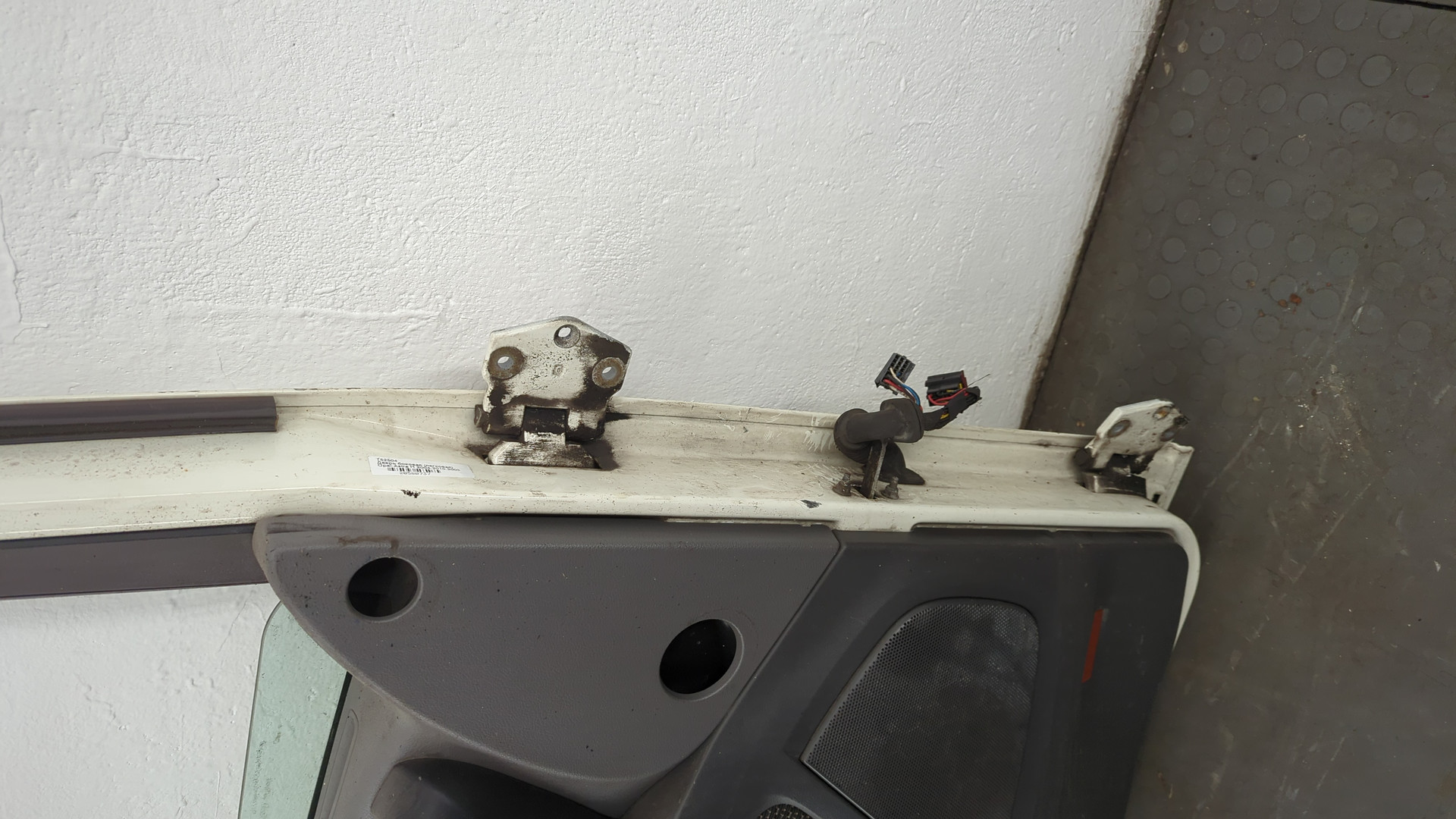 Дверь передняя левая