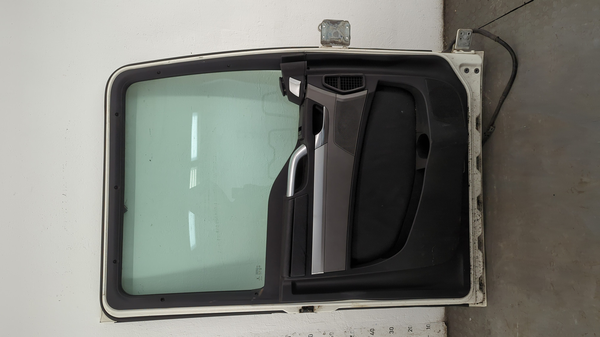 Дверь передняя левая