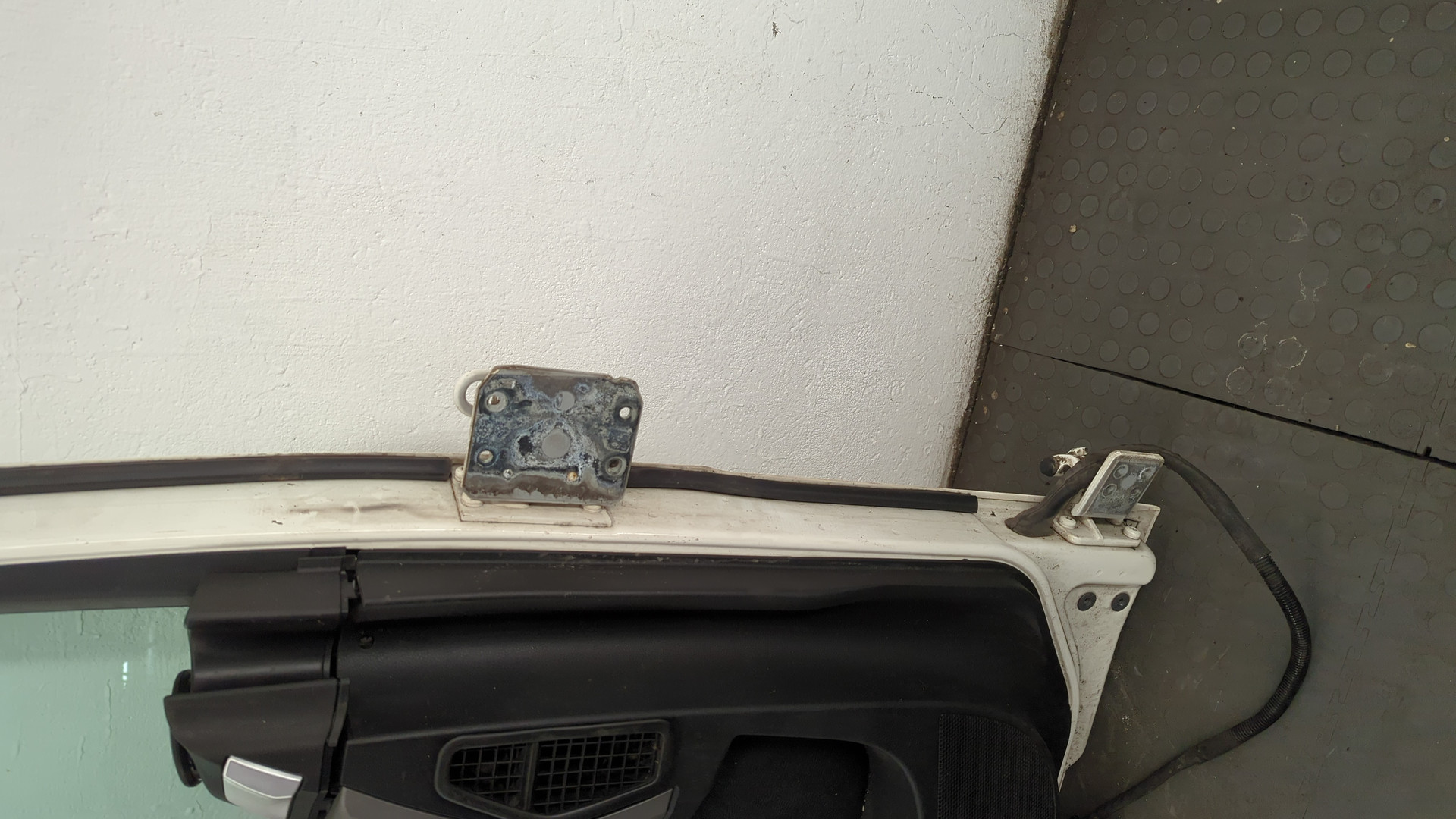 Дверь передняя левая