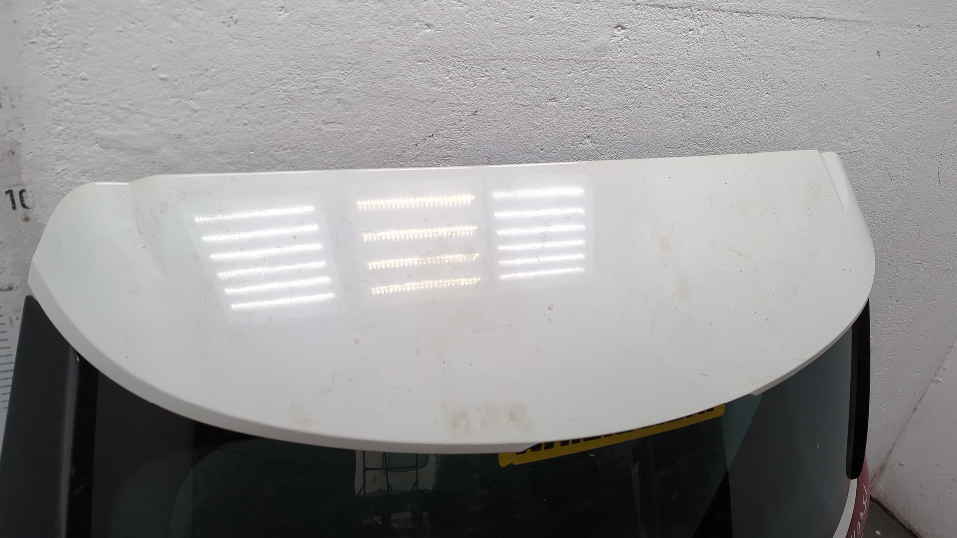 Дверь багажника