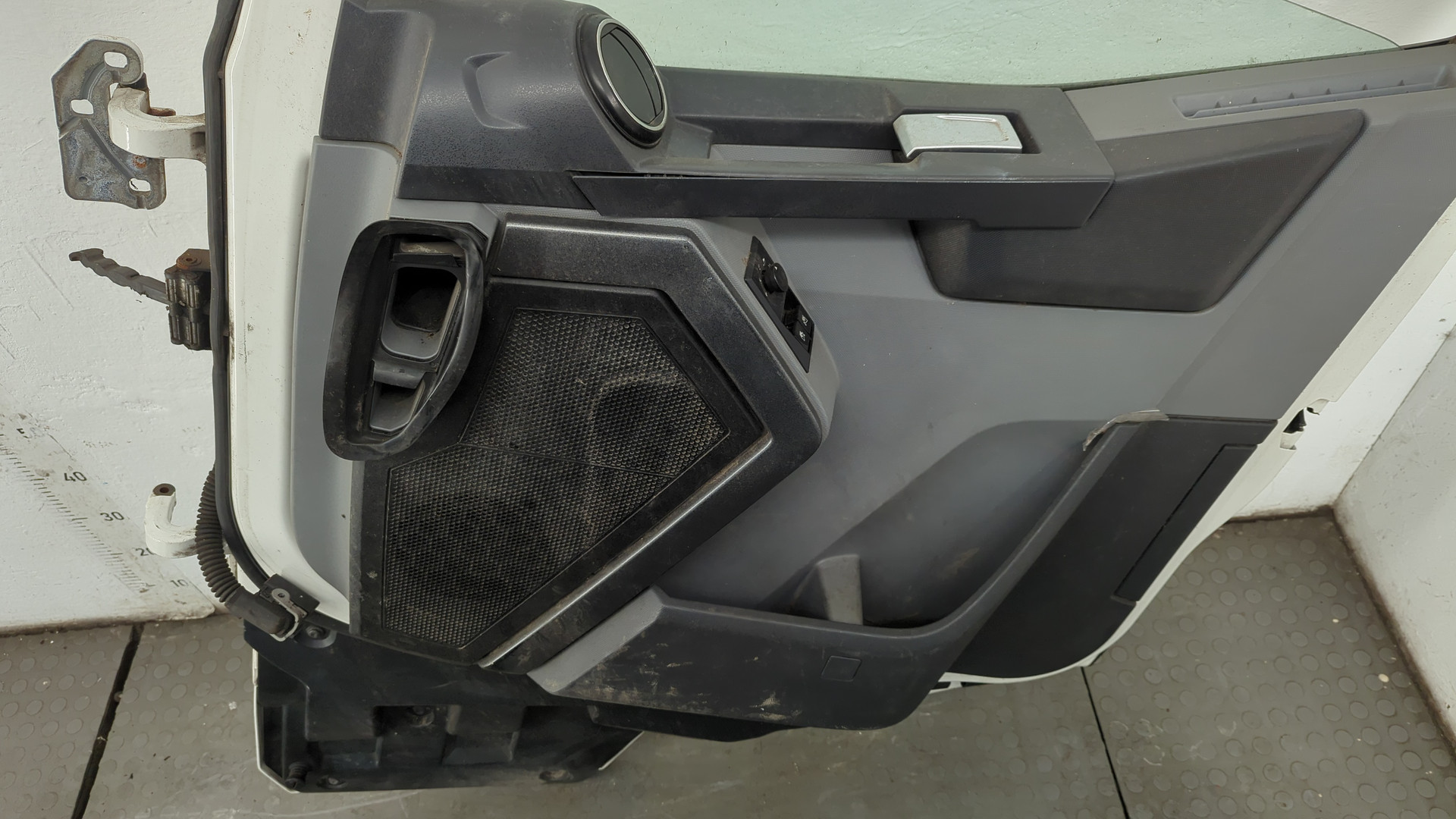 Дверь передняя правая