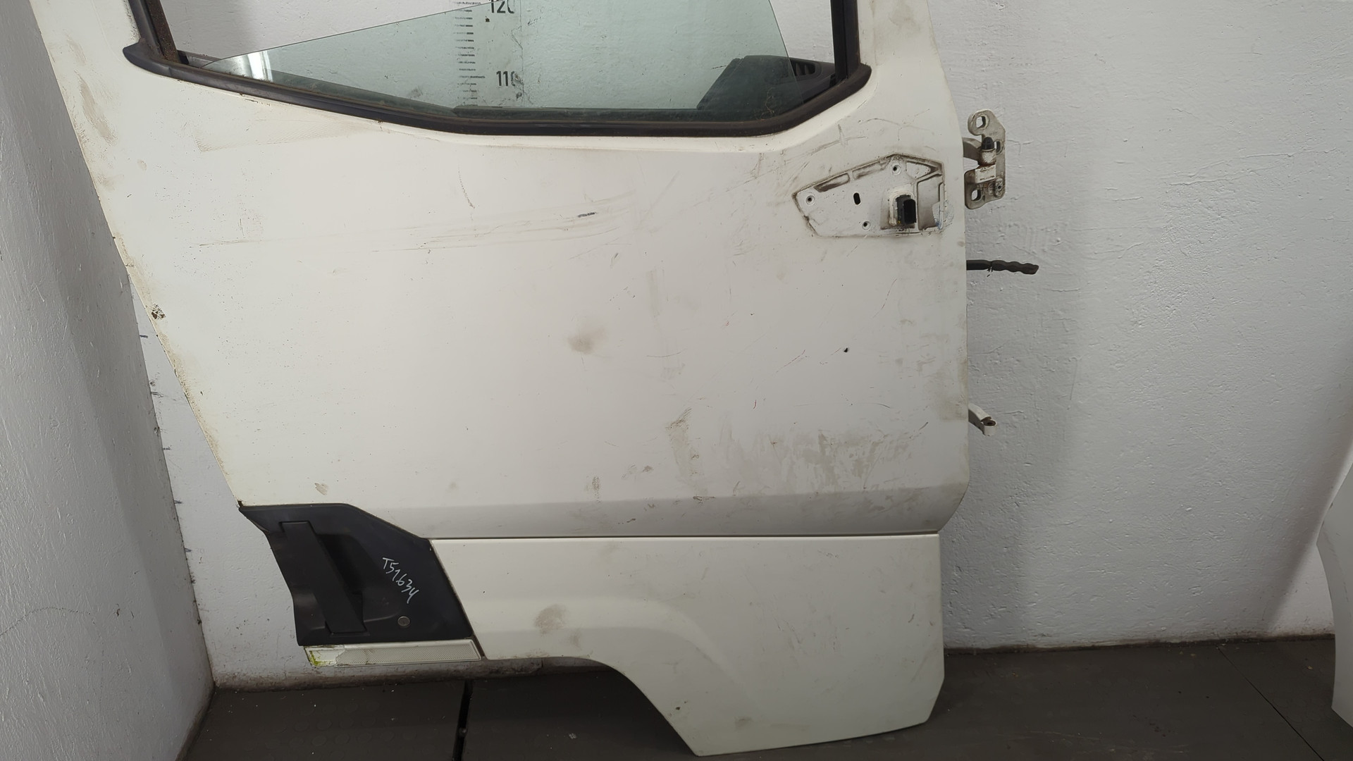 Дверь передняя правая