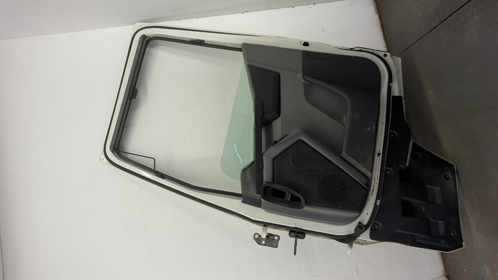 Дверь передняя правая