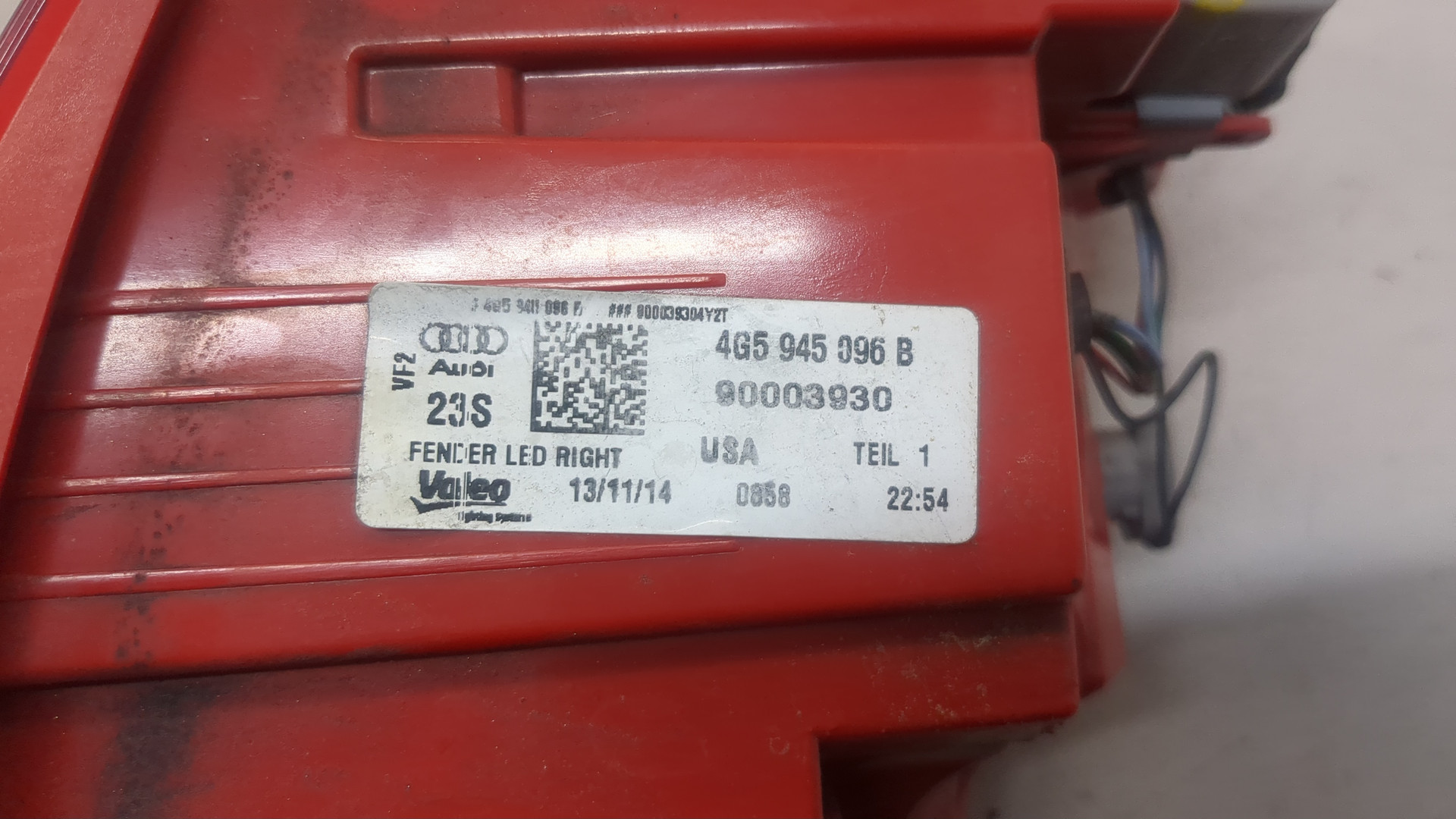 Фонарь задний правый