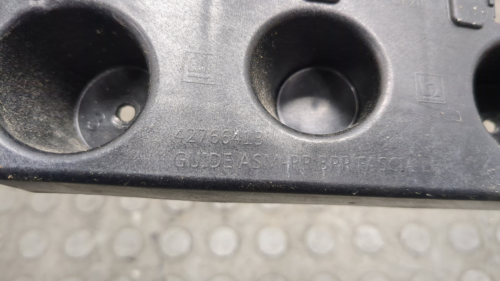 Кронштейн заднего бампера левый